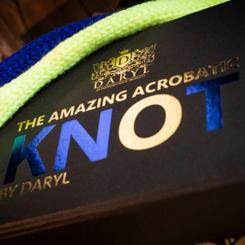 The Amazing Acrobatic Knot bleu